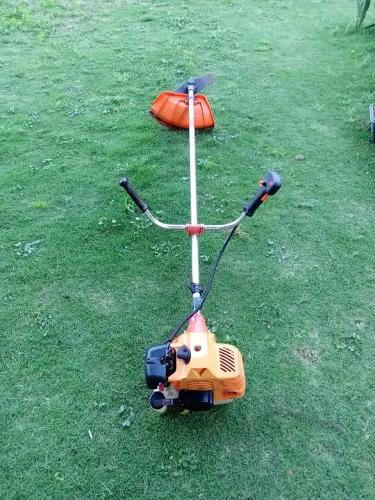 Roçadeira a gasolina