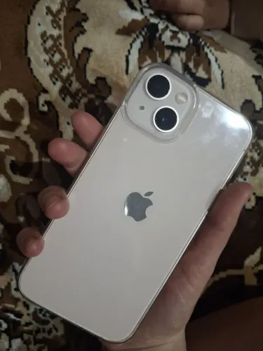 iPhone 13 em boas condições 