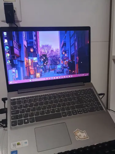 Notebook Lenovo usado 