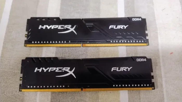 16GB DDR4 Kingston FURY 2400MHz
