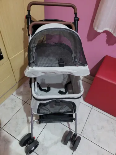 Carinho de passeio para pet