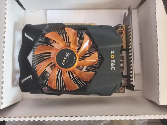 Placa de Vídeo Geforce GTX 650Ti 1Gb Zotac