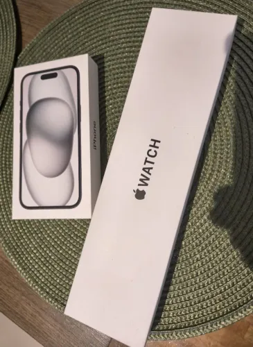 Iphone 15 256GB + Apple Watch