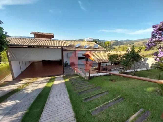 Casa em condomínio para venda e locação com 03 dorms. e 01 Suíte - 250m² no Recanto Santa