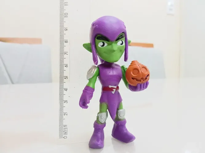 Boneco Duende verde articulado Hasbro