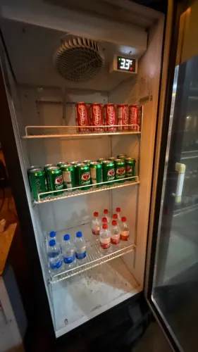 Cervejeira com Porta de vidro