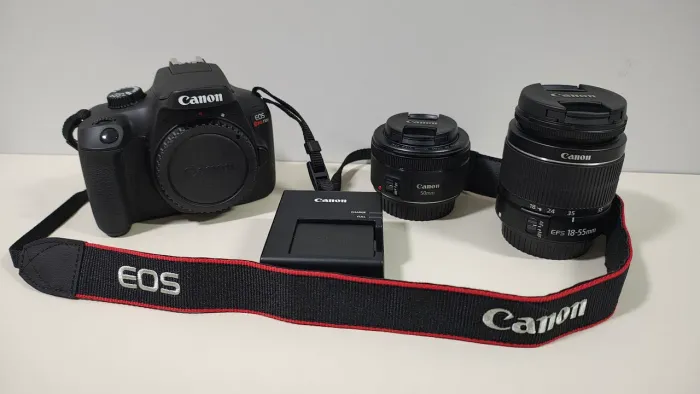 Canon Rebel EOS T100 - Seminova