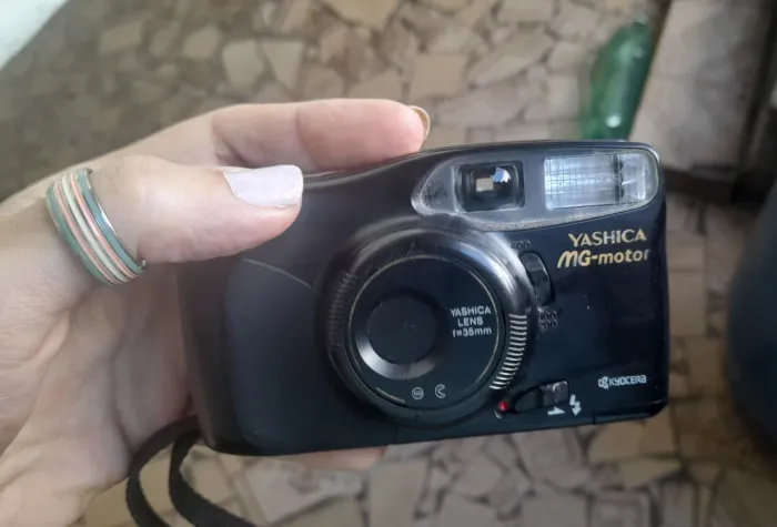 Maquina fotográfica yashica + flash Frata Maticx