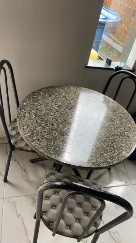 Mesa com pedra em mármore 