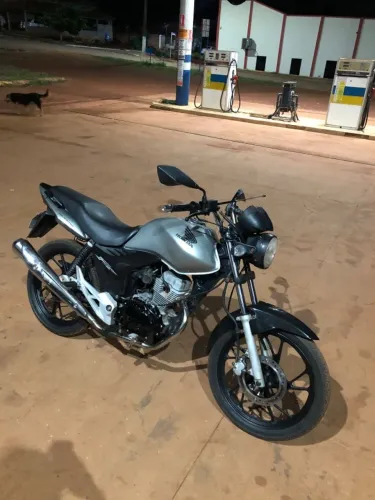 Vendo Cg 150 cinza