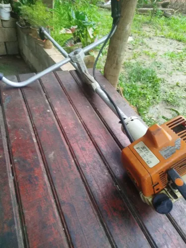 Roçadeira Stihl fs220