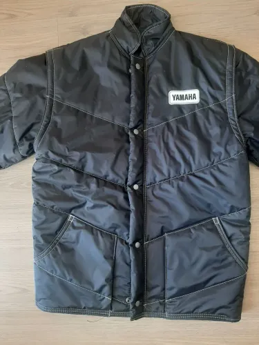 Jaqueta motociclista Yamaha vira colete