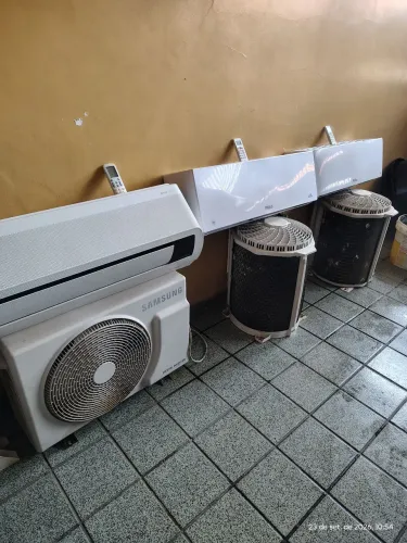 Vende se ar condicionado inverter instalado whatsapp *15 David 