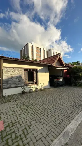Imóvel para venda possui 110 metros quadrados com 3 quartos em Catolé - Campina Grande - P