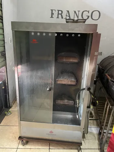 Máquina assar frango e carne