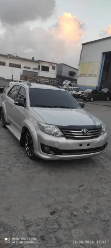 Toyota Hilux SW4 SR 4X2 2.7/ 2.7 Flex 16V Aut. 2012