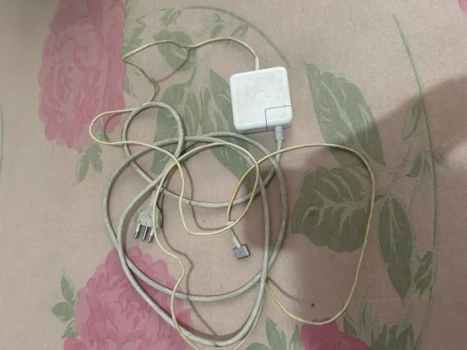 Carregador de MacBook original