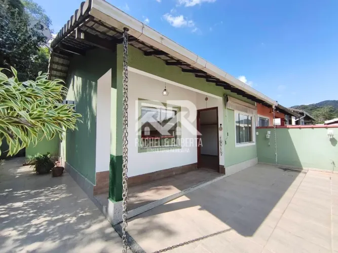 Linda Casa Cercada pela Natureza em Vargem Grande