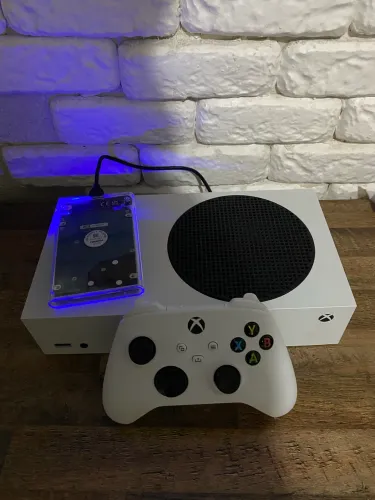 Xbox Series S na Caixa - Único Dono (1 ano de uso) + HD e Carregador
