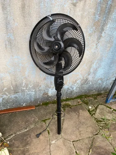 Ventilador de coluna grande para peças ou conserto