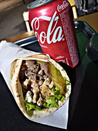 Preciso de cozinheiro(a) pizzaiolo e caixa 