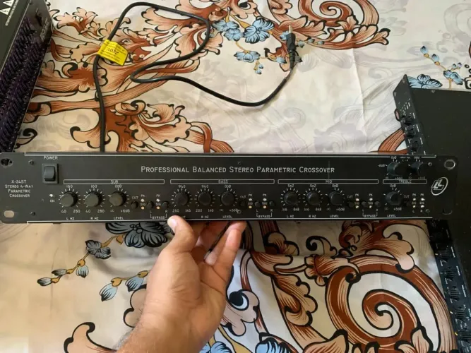 Crossover Profissional Balanced Stereo Parametric