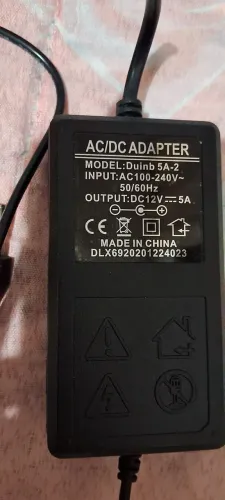 Fonte de 12v 5A Plug P4
