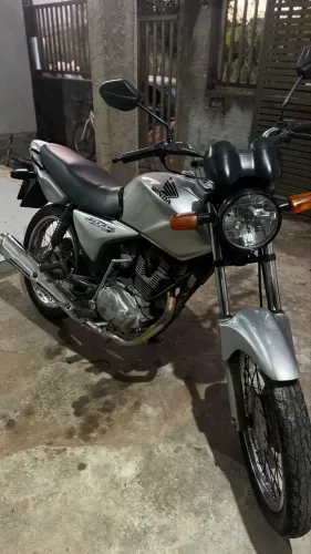 Vende-se titan 150