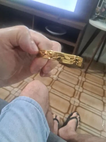 Bracelete folheado a ouro 18k.