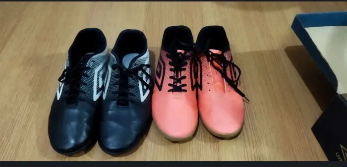 Par de chuteiras umbro futsal