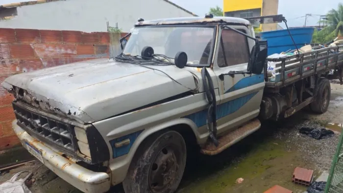 CAMINHÃO FORD F4000