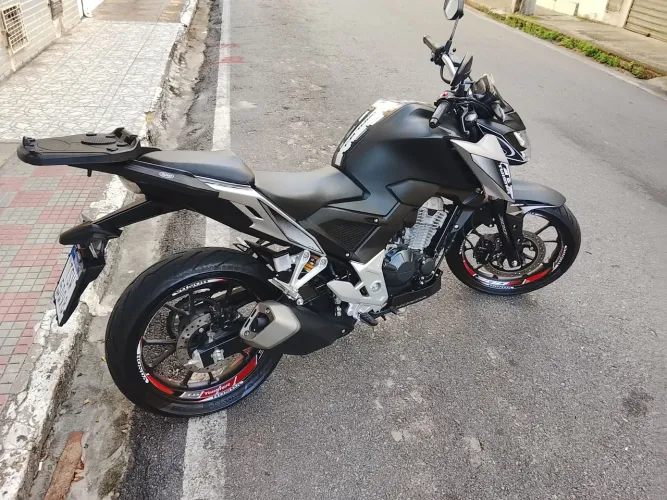 Vendo cb Twister 300 2026 com apenas 450km, valor 28,000