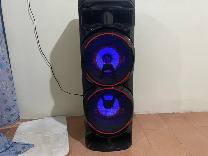 caixa de som LG XBOOM torre