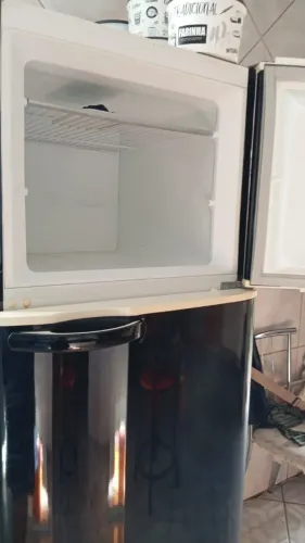 GELADEIRA Electrolux ENVELOPADA PRETA
