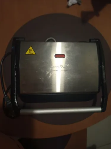 Sanduicheira grill Britânia 220v