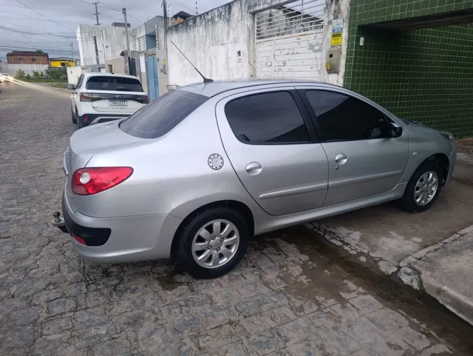 Peugeot 207 Sed. Passion XR Sport 1.4 Flex 8V 4P 2011