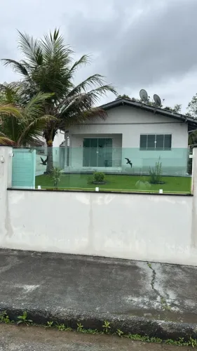 Casa ampla Brusque no Rio Branco | 2 quartos + possibilidade de 3º | Área gourmet