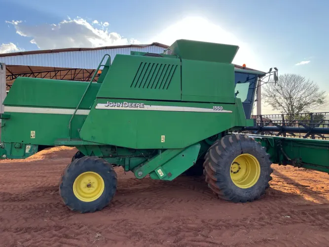 Colheitadeira Jonh Deere 1550