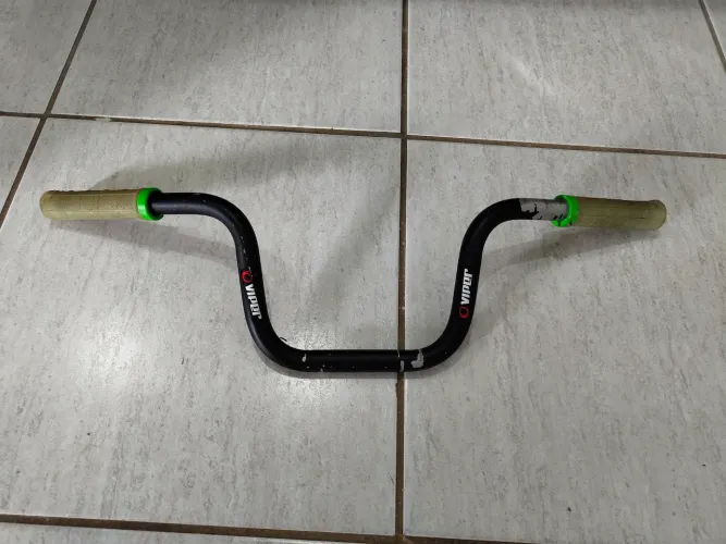 Guidão alto bike urbana alumínio com manopla supacaz 