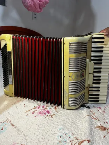 Sanfona Fabble 120 baixos reduzida vintage