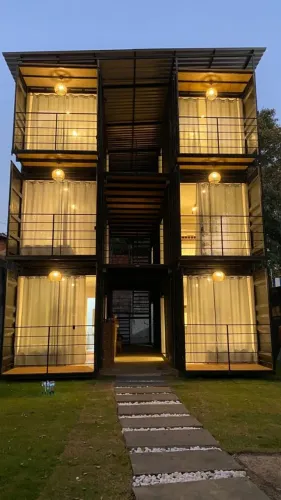 Hotel em container em Nerópolis-GO