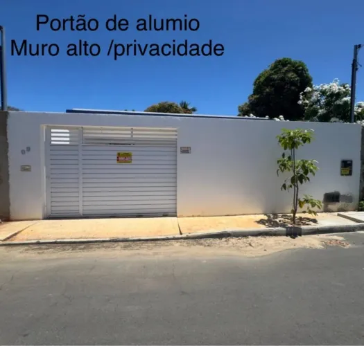 CASA EM RUA PÚBLICA NO MOSQUEIRO