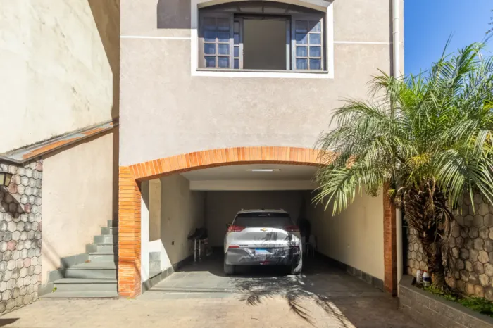 Sobrado para venda em Jardim Vivan com 3 quartos, sendo 1 suíte, 225m²