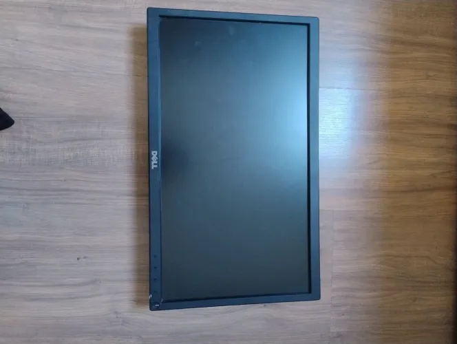 ?Monitor Dell com base e cabo. Funcionando perfeitamente. R$150 Chame! ?