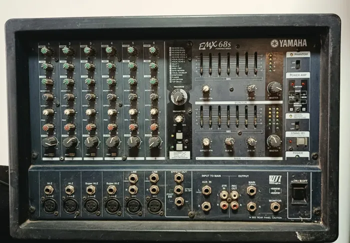Mesa Yamaha EMX68S + Caixas