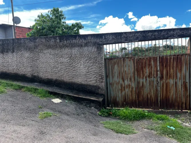 Lote de 300 metros Arniqueira, Veredão C/base