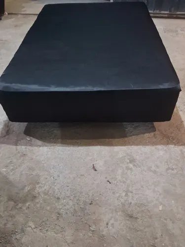 Vendo base de cama box casal por 120 reais entrego