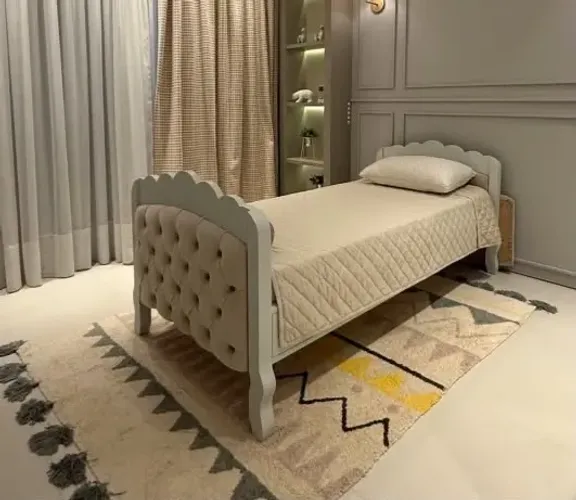 Cama solteiro laqueada