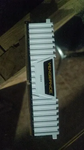 Memória ram 4 pentes de 8gb 3200hz vengeance brancas