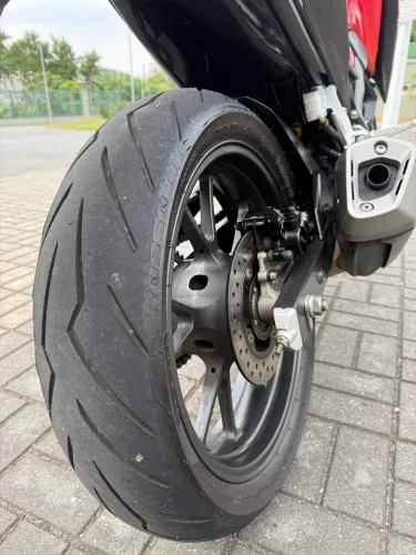Moto muito Nova